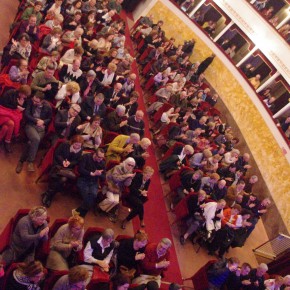sabato 11 ottobre alle10,30 si aprirà la campagna dei rinnovi degli abbonamenti della stagione del teatro "Pacini" di Pescia.