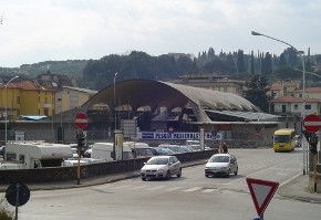 Il gruppo consiliare di Forza Italia interroga il sindaco per la diminuzione dei posti di parcheggio usufruibili liberamente nell'area dell'ex Mercato dei Fiori