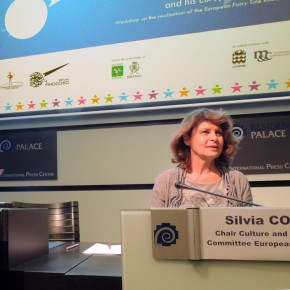 A Silvia Costa il Premio Lions-Pinocchio di Collodi 2015  Un riconoscimento all’impegno per la cultura dei bambini   e per la loro Via Europea della Fiaba  La premiazione a Collodi
