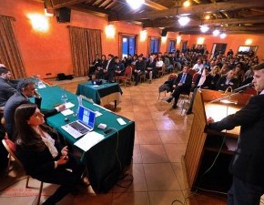 PISTOIA – Enrico Rossi firma la lettera d'intenti per il supporto e lo sviluppo della comunità albanese toscana. In cantiere anche il progetto di una cancelleria consolare con la collaborazione di Tirana