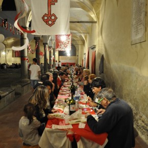 Palio di Pescia giovedì 1 settembre :  il Rione Santa Maria invita tutti alla sua cena medievale