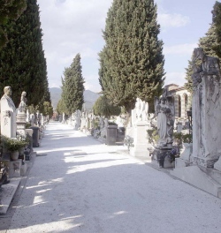 L'ex ragioniere capo del Comune Rossi interviene sullo stato di degrado del cimitero urbano
