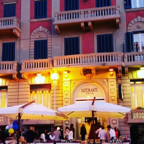 Viareggio Mostra all'Hotel Esplanade - Forme e colori  collettiva di Moriondo, Beccastrini, Goggioli e Carlisiareggio