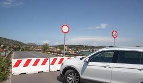 Pescia Cambia “Sul ponte il Pd degli Alberghi è strumentale: perché attacca solo uno dei due sindaci che hanno preso posizione sui ritardi ?”