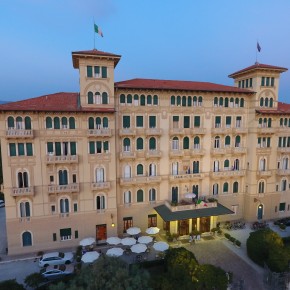 Apre il 30 maggio il Grand Hotel Royal di Viareggio