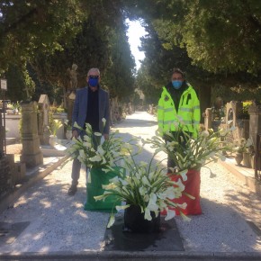 Una lapide verrà scoperta per ricordare i defunti per Convid-19           Giurlani “ Ai cimiteri a trovare i nostri cari con i fiori di Pescia “