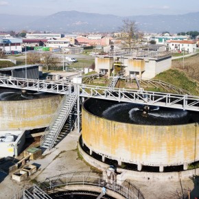 ACCORDO DEL CUOIO: IN CORSO L’INTERVENTO PER COLLEGARE  I DEPURATORI DI PESCIA E PIEVE A NIEVOLE NELL’AMBITO DEL “TUBONE”  È entrato nel vivo il progetto per riorganizzare lo schema depurativo in Valdinievole.  Lavori a metà strada a Cerreto Guidi, gare di aggiudicazione in corso per gli altri lotti.