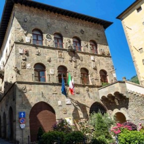 Palazzo Del Vicario sede del Comune  rimarrà chiuso sabato 2 gennaio 2021