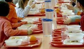 Da oggi le famiglie svantaggiate per il covid possono presentare al Comune di Pescia la domanda per avere gratuitamente 20 pasti delle mense scolastiche . Stanziati 10 mila euro