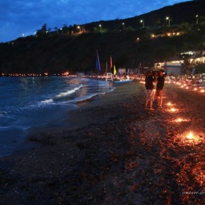 Il 14 luglio mille fiaccole iluminano la spiaggia facendo rivivere la leggenda dell'Innamorata, la magica storia d'amore dell'Isola d'Elba