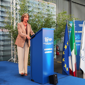 Confindustria Toscana Nord. La relazione della presidente Fabia Romagnoli all'assemblea  E fra 10 anni? Tecnologia, economia, imprese: scenari e visioni per il prossimo decennio