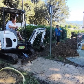 Lavori nel parco del Villone Puccini: chiusura parziale dell'area giochi per il ripristino della rete idrica compromessa. Lavori nel parco del Villone Puccini: chiusura parziale dell'area giochi per il ripristino della rete idrica compromessa.