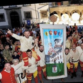 Il Rione Ferraia vince il 49° Palio di Pescia dopo il successo dello scorso anno.