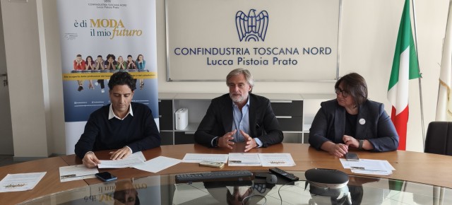 I giovani e le opportunità di lavoro nel tessile, nell'abbigliamento e nel calzaturiero: le attività di orientamento della 10a edizione di "E' di moda il mio futuro" I giovani e le opportunità di lavoro nel tessile, nell'abbigliamento e nel calzaturiero: le attività di orientamento della 10a edizione di "E' di moda il mio futuro"
